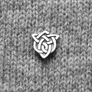 BUTTON - CELTIC SISTER KNOT
