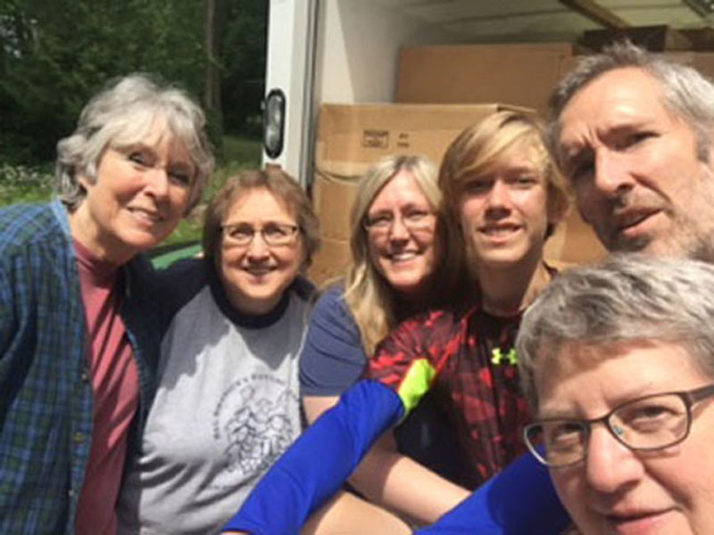 meg, tami, eli, michelle, cully, and eleanor squinting into the sun getting ready for knitting camp